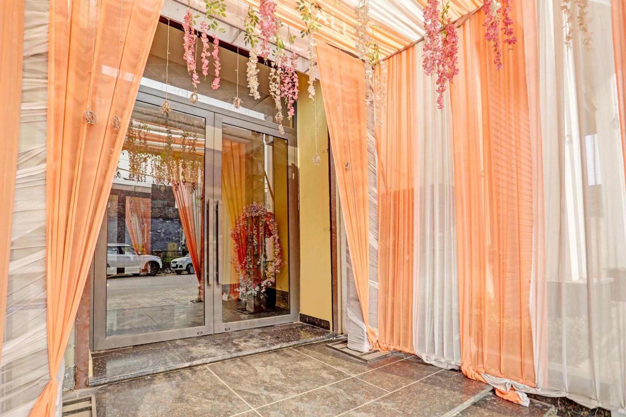 Hotel O Miraas Hotel And Banquet Hall Ludhiana Exterior foto