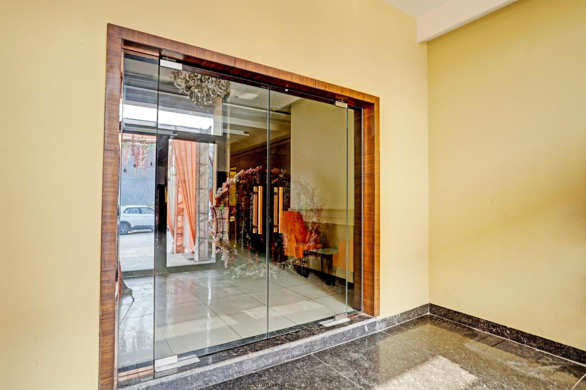 Hotel O Miraas Hotel And Banquet Hall Ludhiana Exterior foto